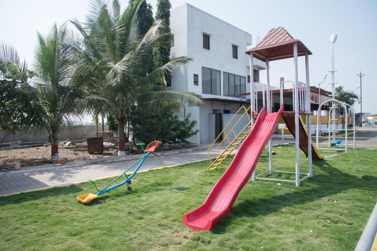 Hotel Rajratna Executive Supe Exterior foto